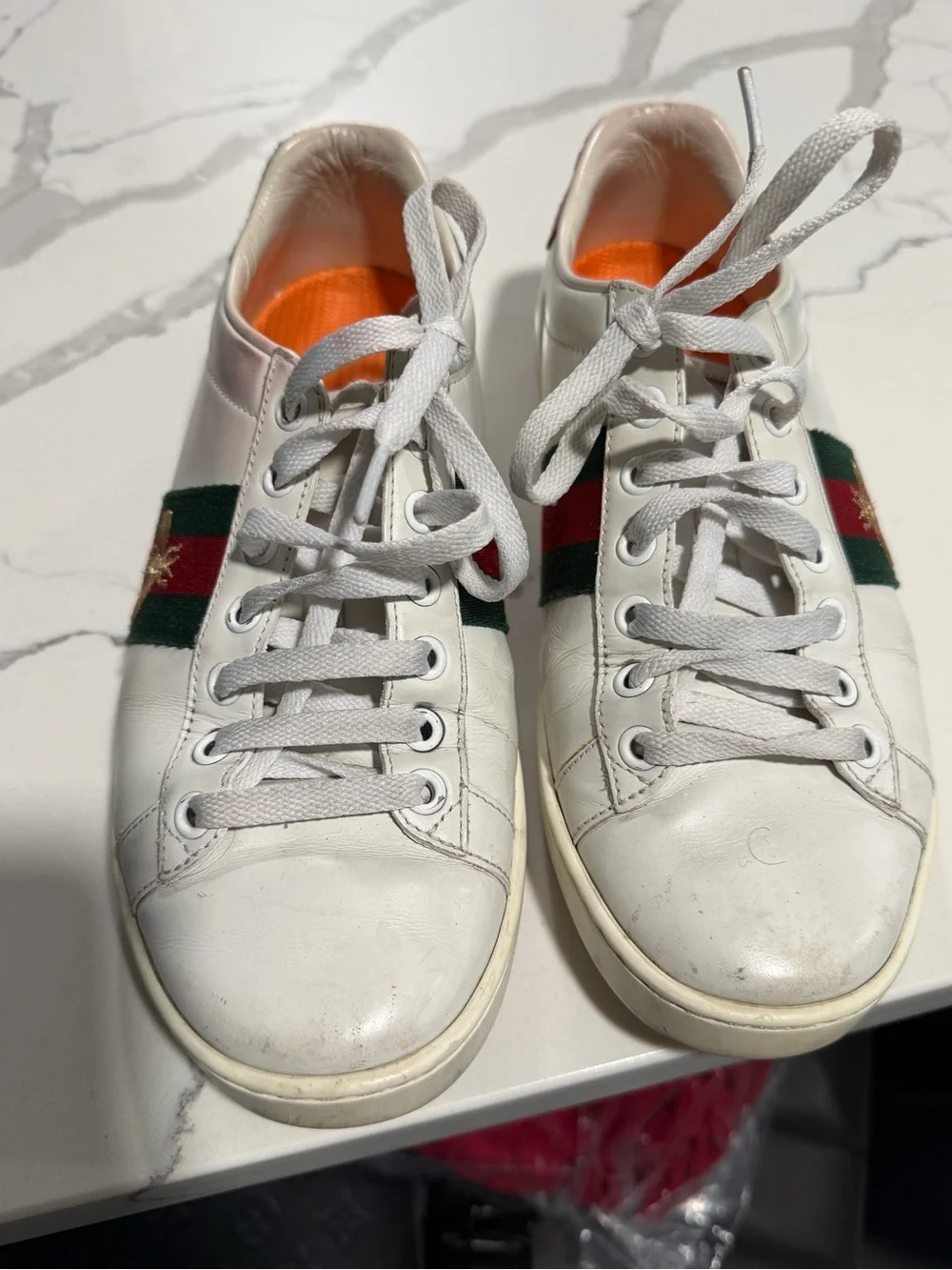 Gucci White Leather Low-Top Sneakers with Green & Red Stripe